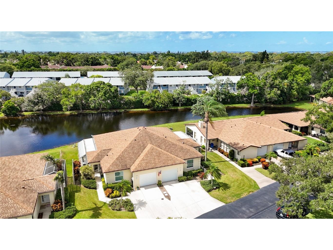 3306 Vivienda Boulevard Bradenton FL 34207 A4614884 image1