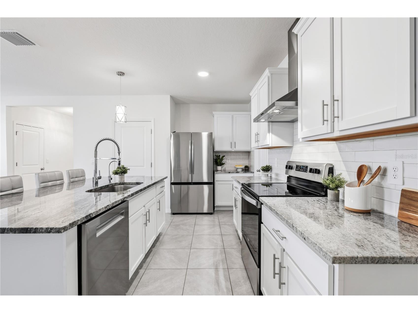 3307 Hilltop Circle Bradenton FL 34211 L4959108 image11