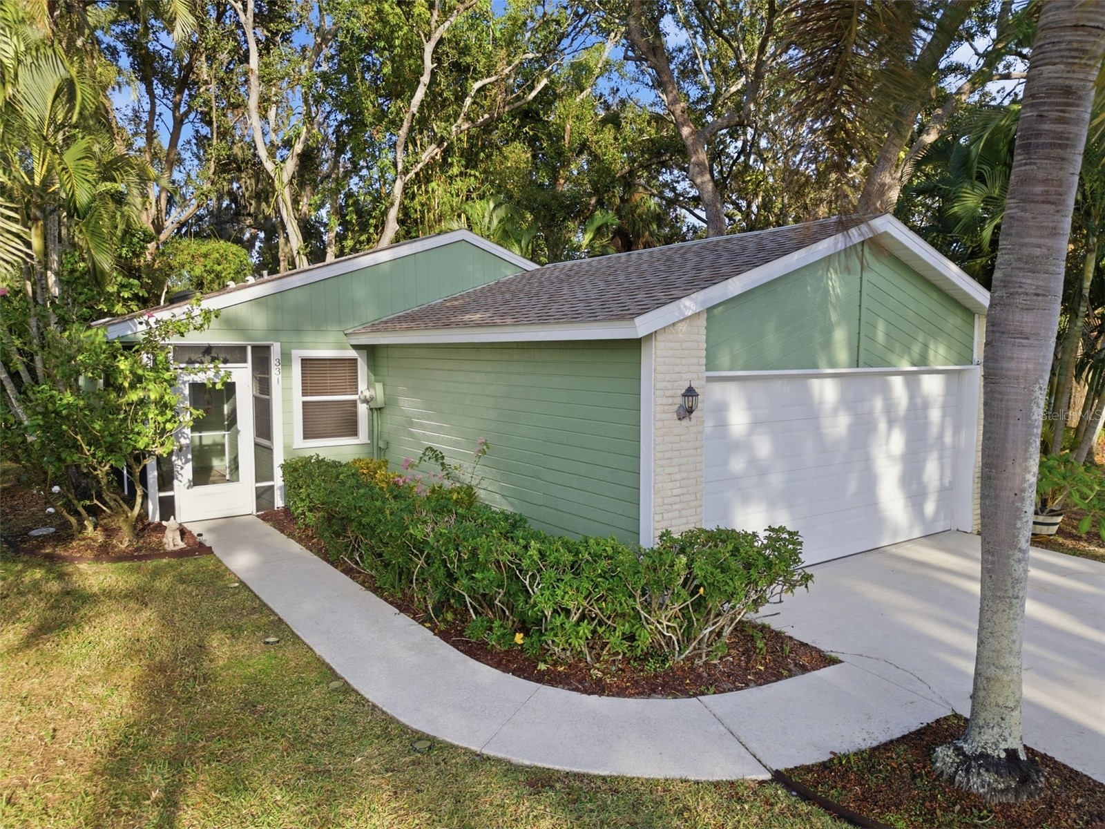 331 Bearded Oaks Circle Sarasota FL 34232 A4675873 image1