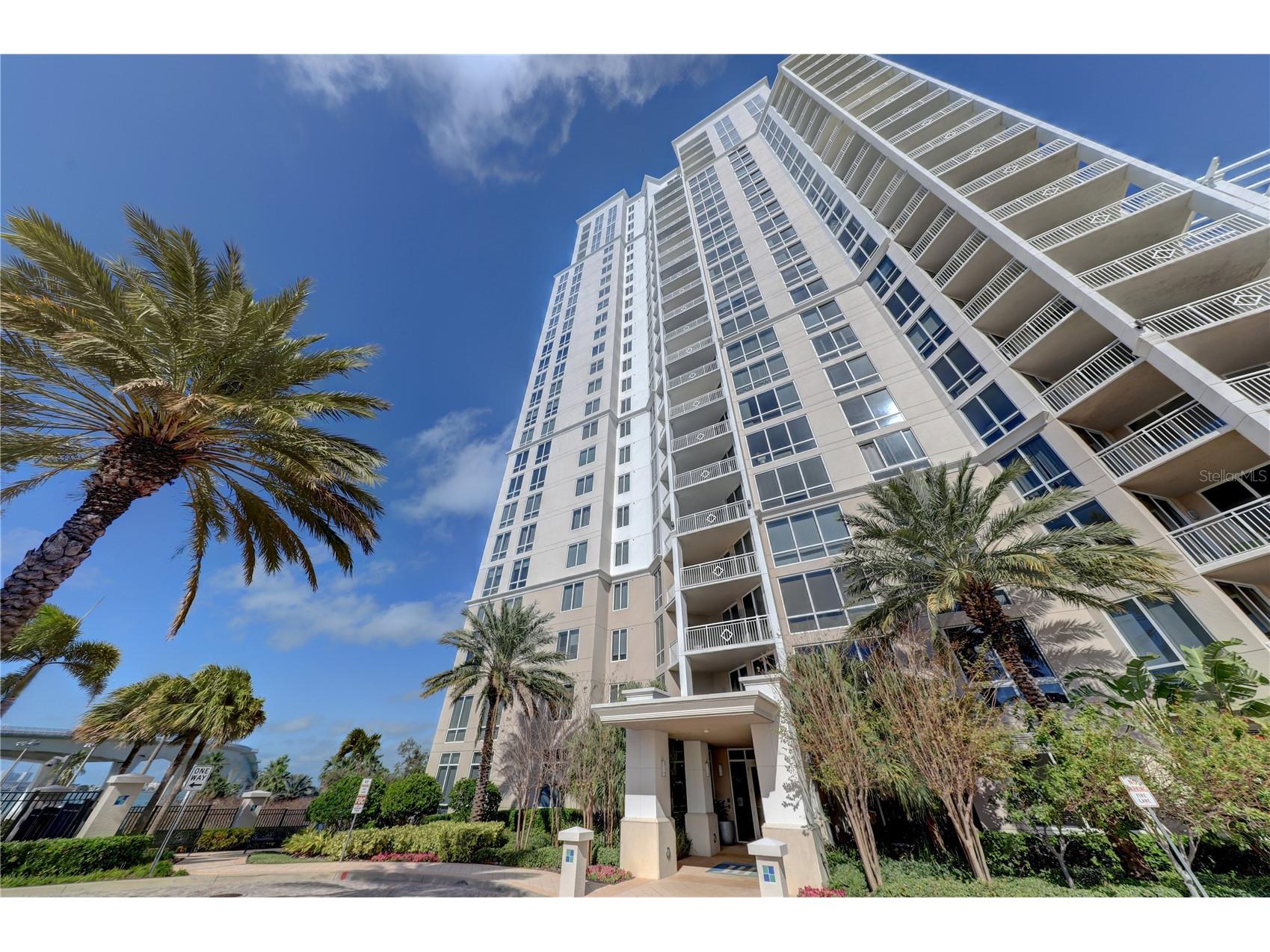 331 Cleveland St #301 Clearwater FL 33755 TB8496794 image1