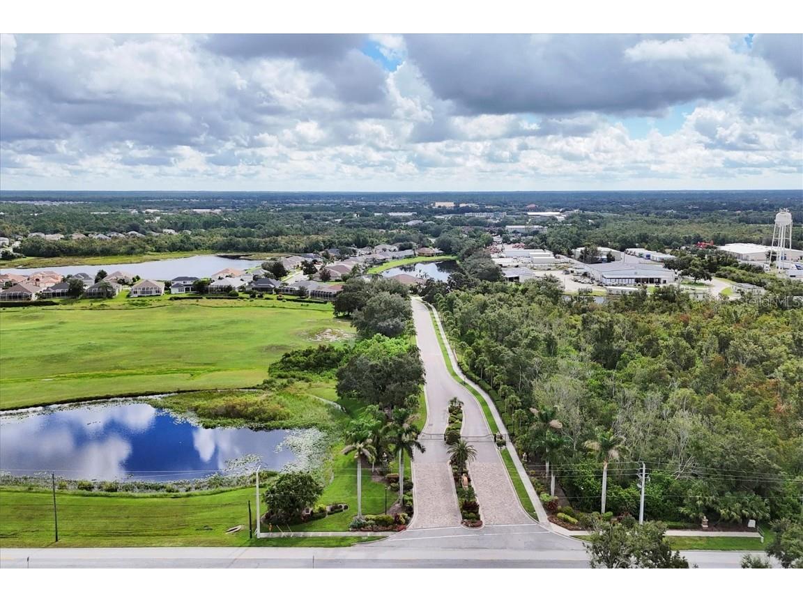 331 Londonderry Drive Sarasota FL 34240 A4664981 image4