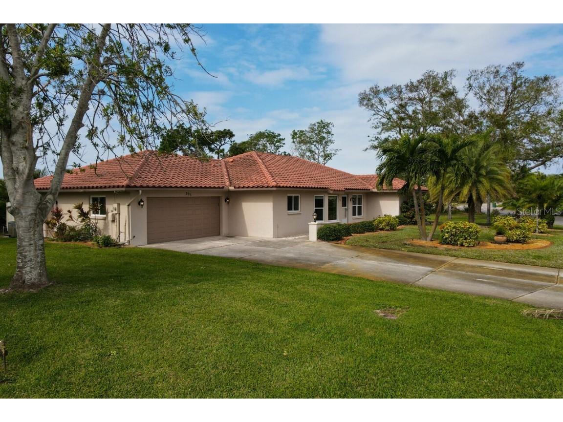 331 Oakwood Circle Englewood FL 34223 D6128307 image1