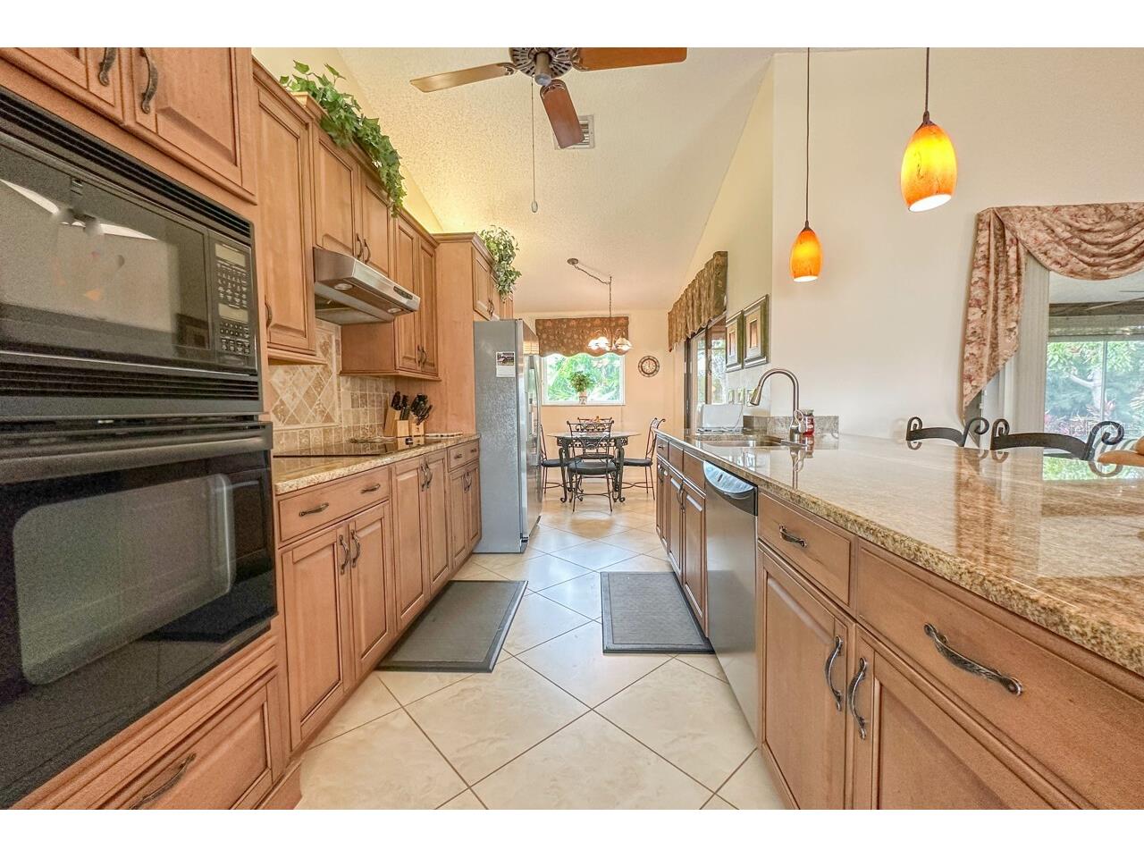 331 Oakwood Circle Englewood FL 34223 D6145356 image10