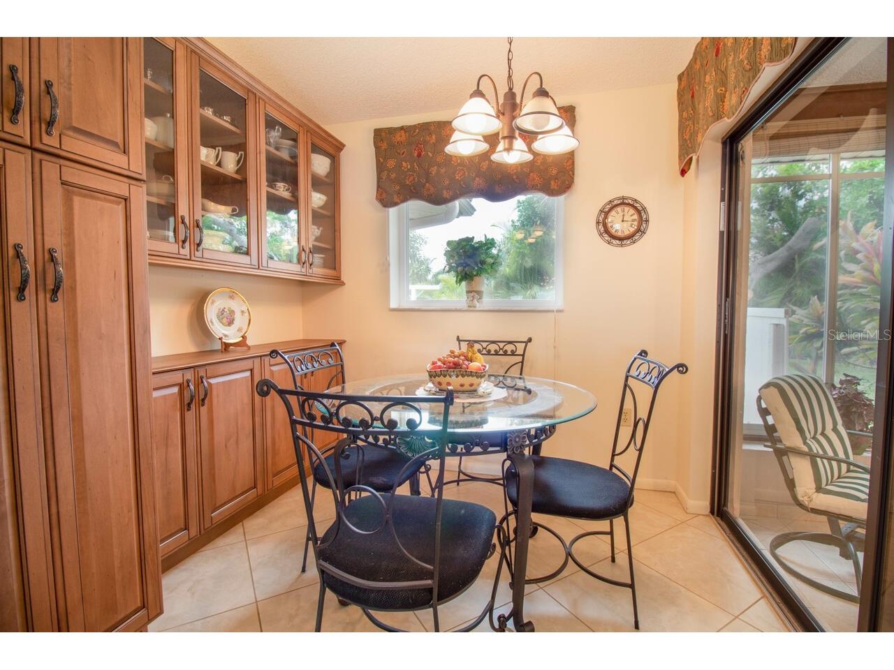 331 Oakwood Circle Englewood FL 34223 D6145356 image12