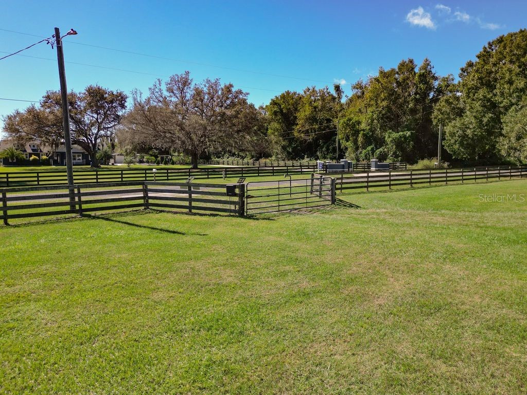 331 SE Highway 42 Summerfield FL 34491 A4682173 image54