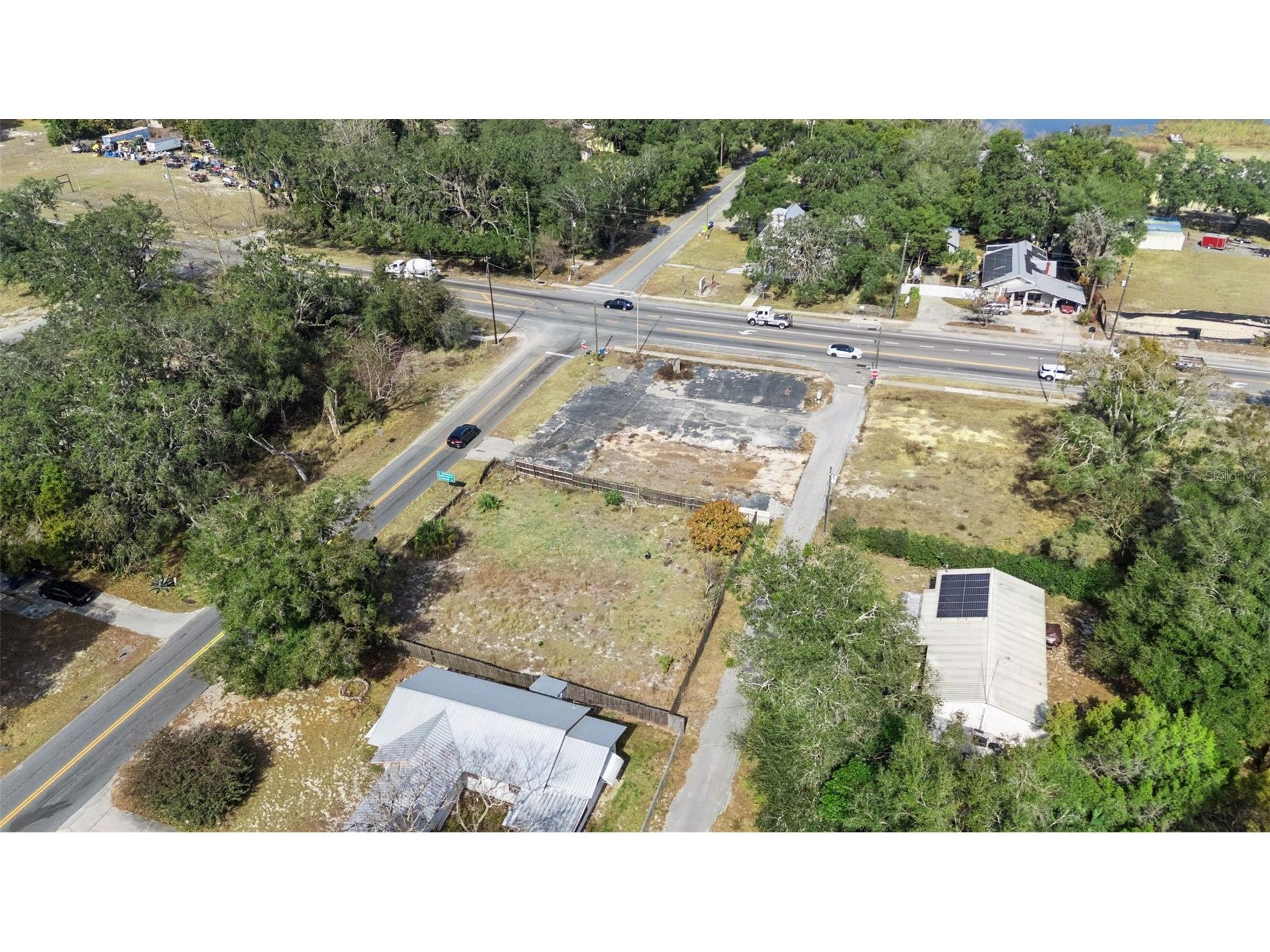 331 W Myers Boulevard Mascotte FL 34753 O6383857 image1