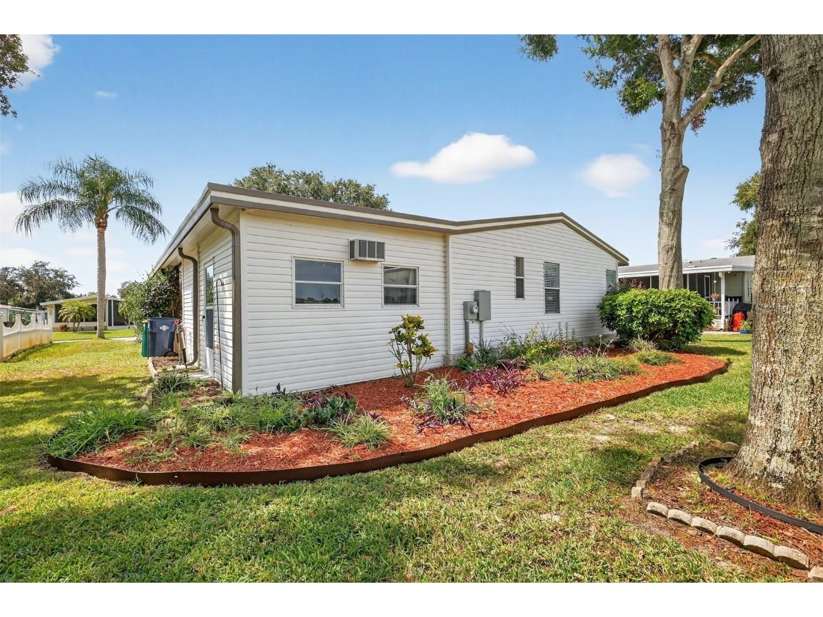 3310 Manatee Road Tavares FL 32778 - HARRIS CHAIN OF LAKES G5102114 image5