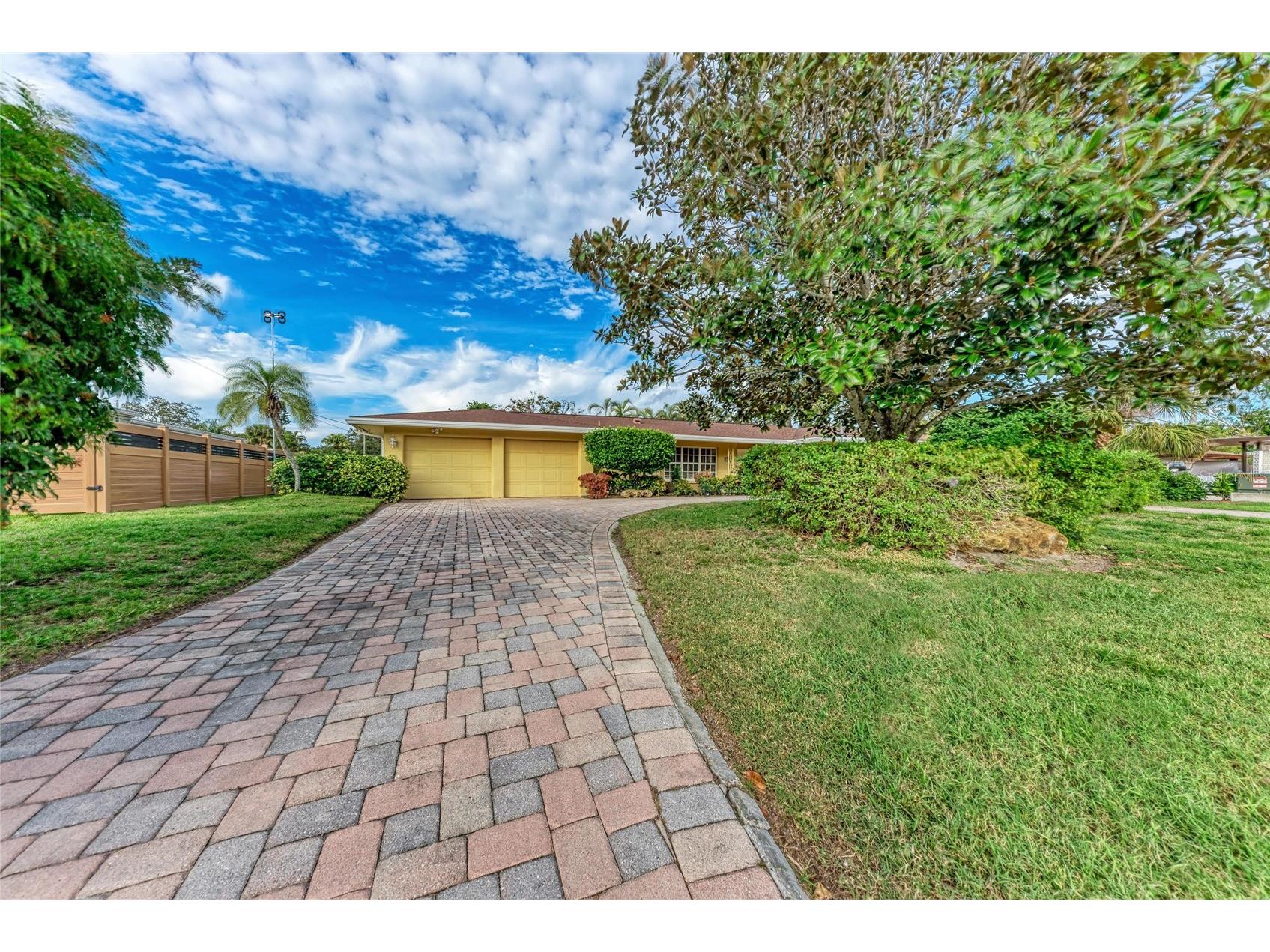 3310 Mineola Drive Sarasota FL 34239 - JAFFA CANAL A4676490 image4