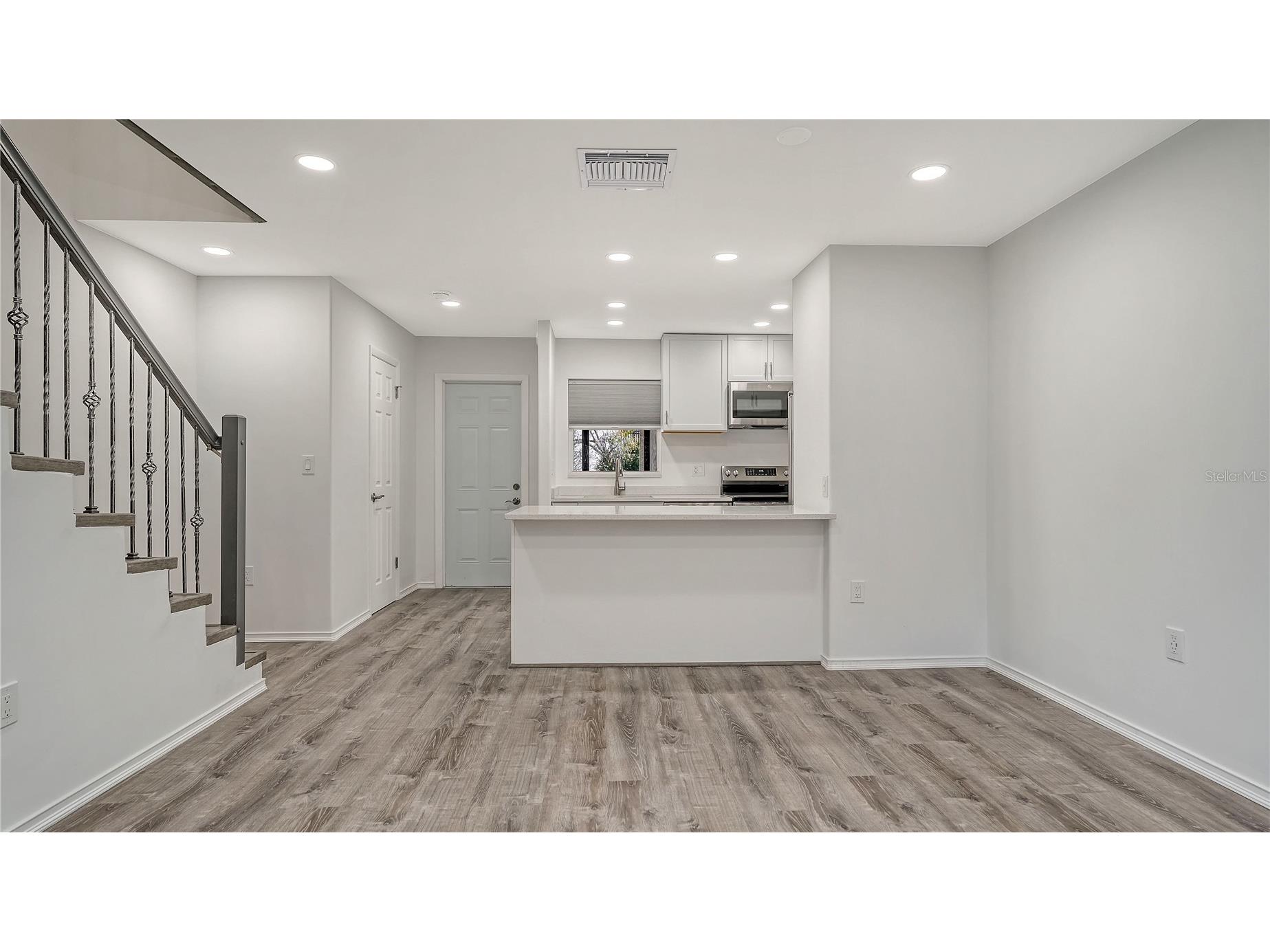 3310 Ramblewood Place Sarasota FL 34237 A4686887 image8