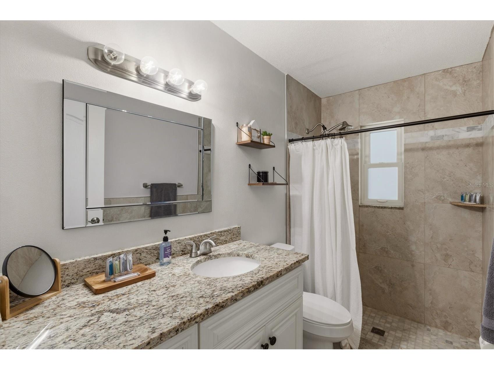 3310 Siesta Drive Venice FL 34293 A4686880 image23