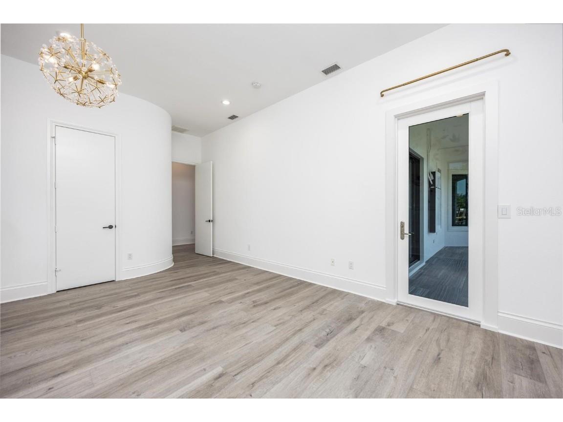 3310 Sunset Drive N Saint Petersburg FL 33710 O6304937 image32