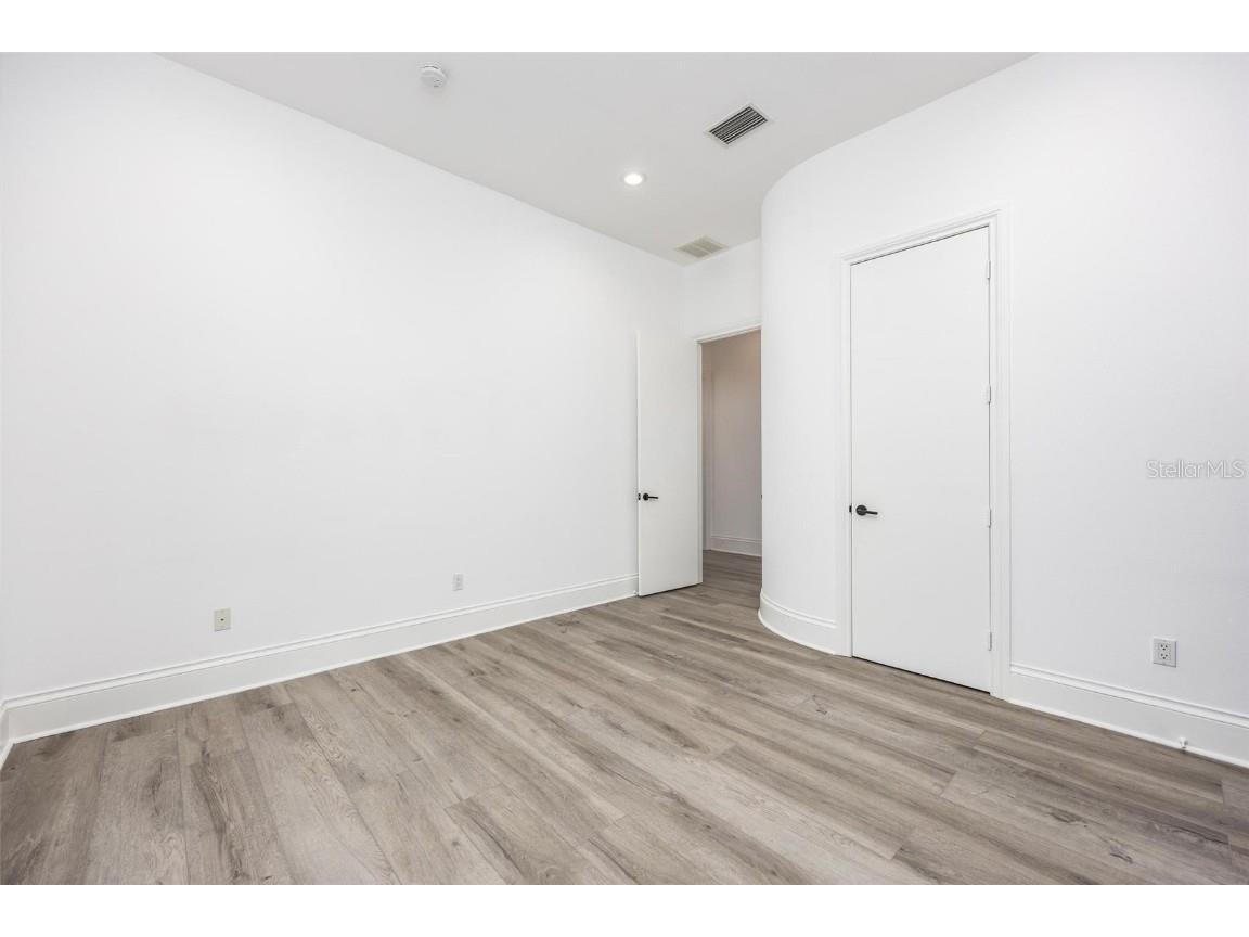 3310 Sunset Drive N Saint Petersburg FL 33710 O6304937 image35