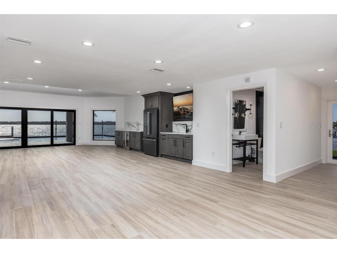 3310 Sunset Drive N Saint Petersburg FL 33710 O6304937 image44