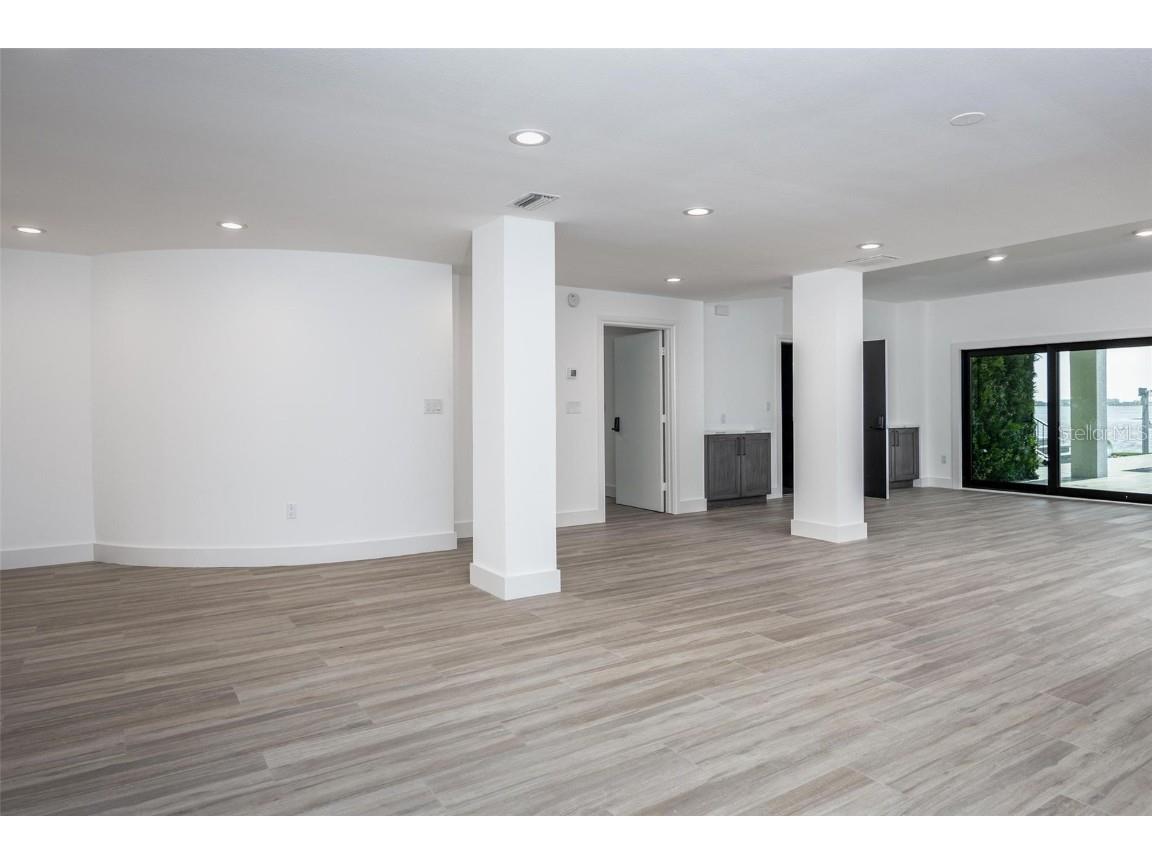 3310 Sunset Drive N Saint Petersburg FL 33710 O6304937 image47