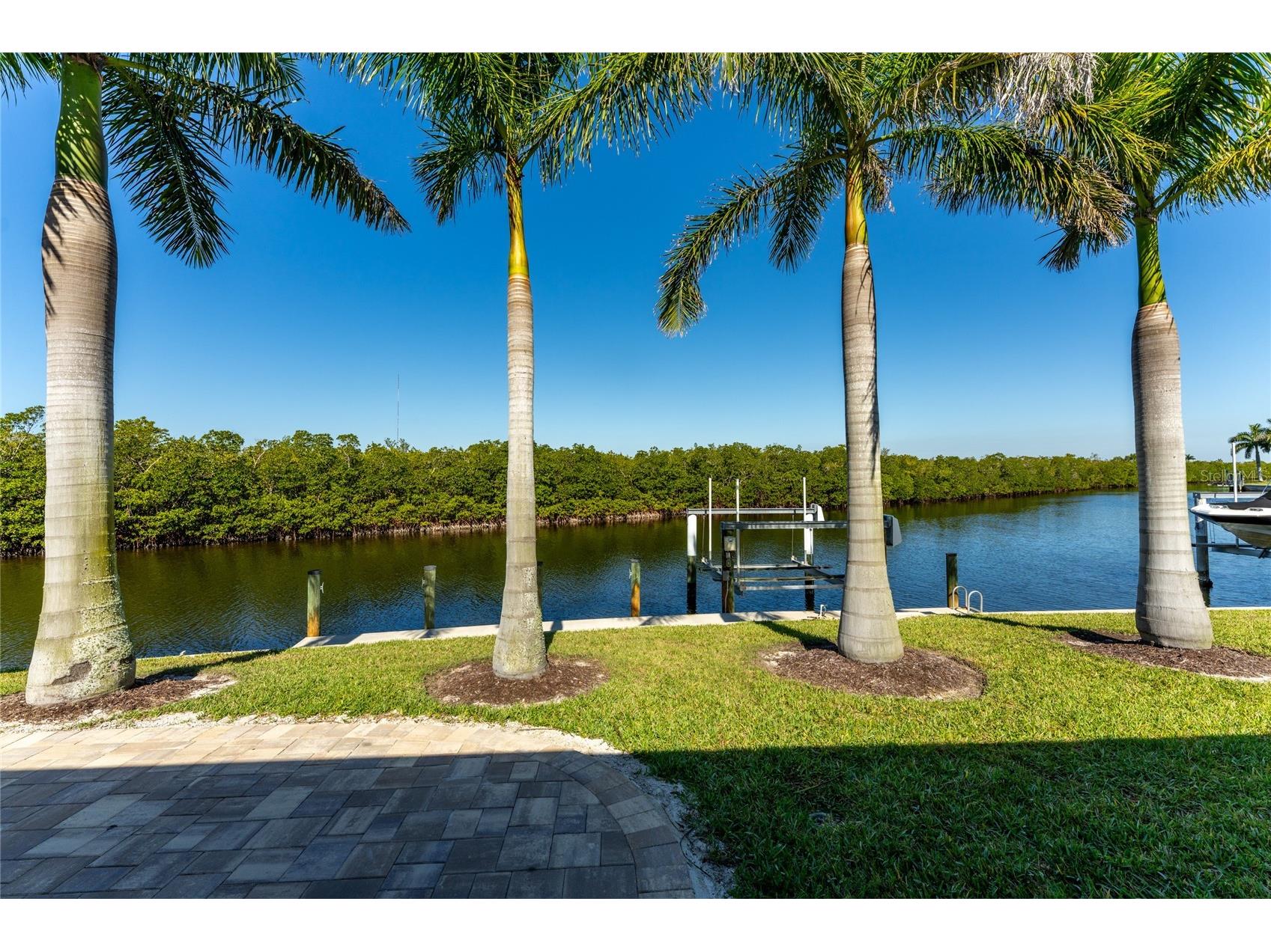 3310 Tripoli Boulevard Punta Gorda FL 33950 - RIM CANAL C7523648 image1