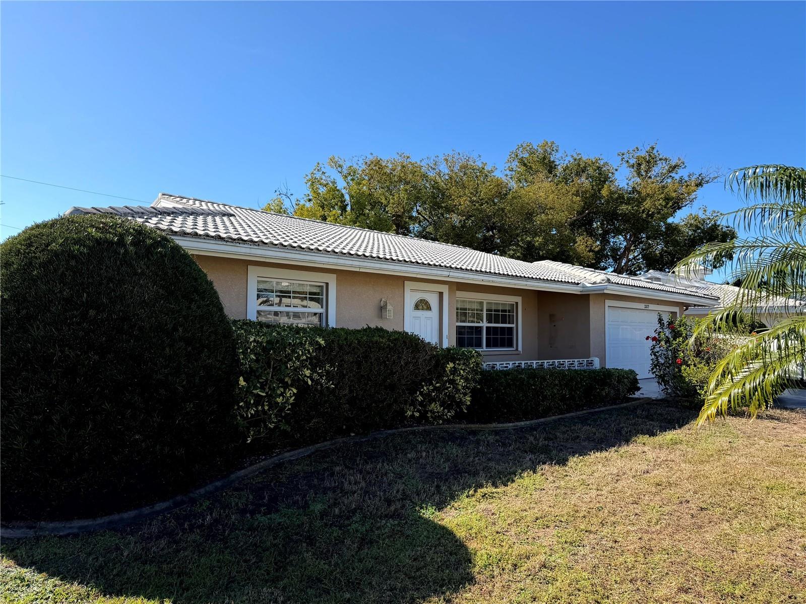 3312 Spring Mill Circle Sarasota FL 34239 A4677453 image1