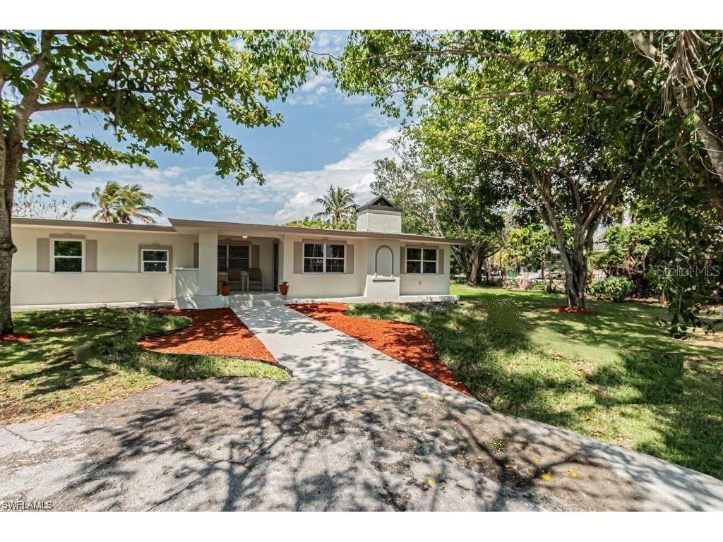 3313 Thomasson Dr Naples FL 34112 A4595773 image1