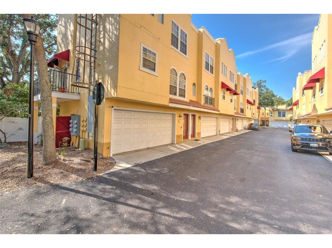 3314 Las Campos Place Tampa FL 33611 TB8344216 image1