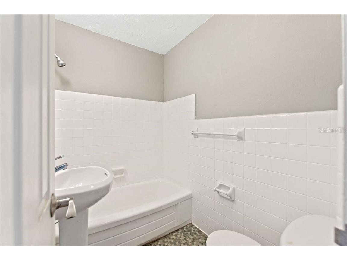 3315 58th Avenue S #202 Saint Petersburg FL 33712 TB8452539 image14