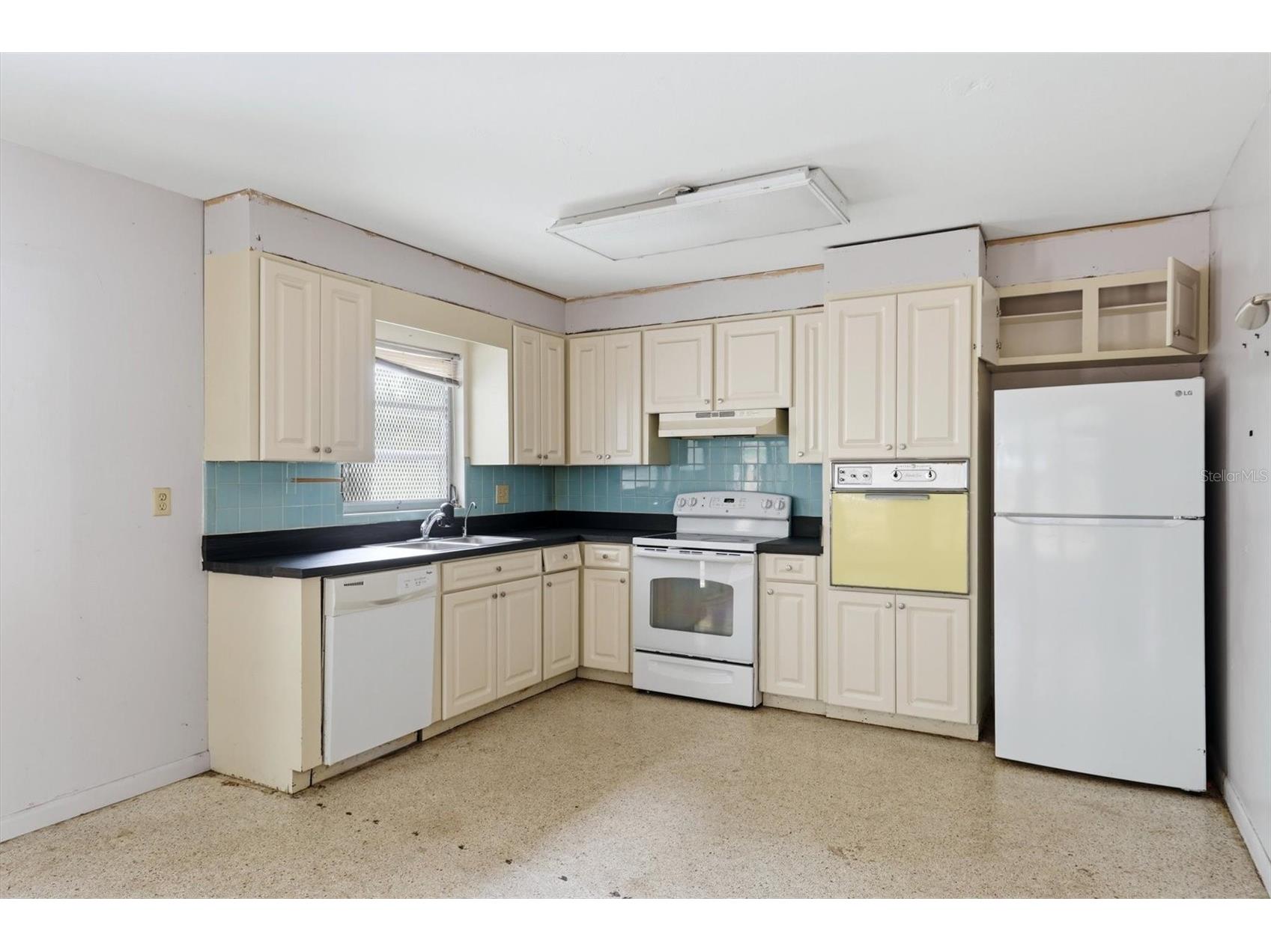 3316 Jolson Drive Sarasota FL 34237 A4693787 image10