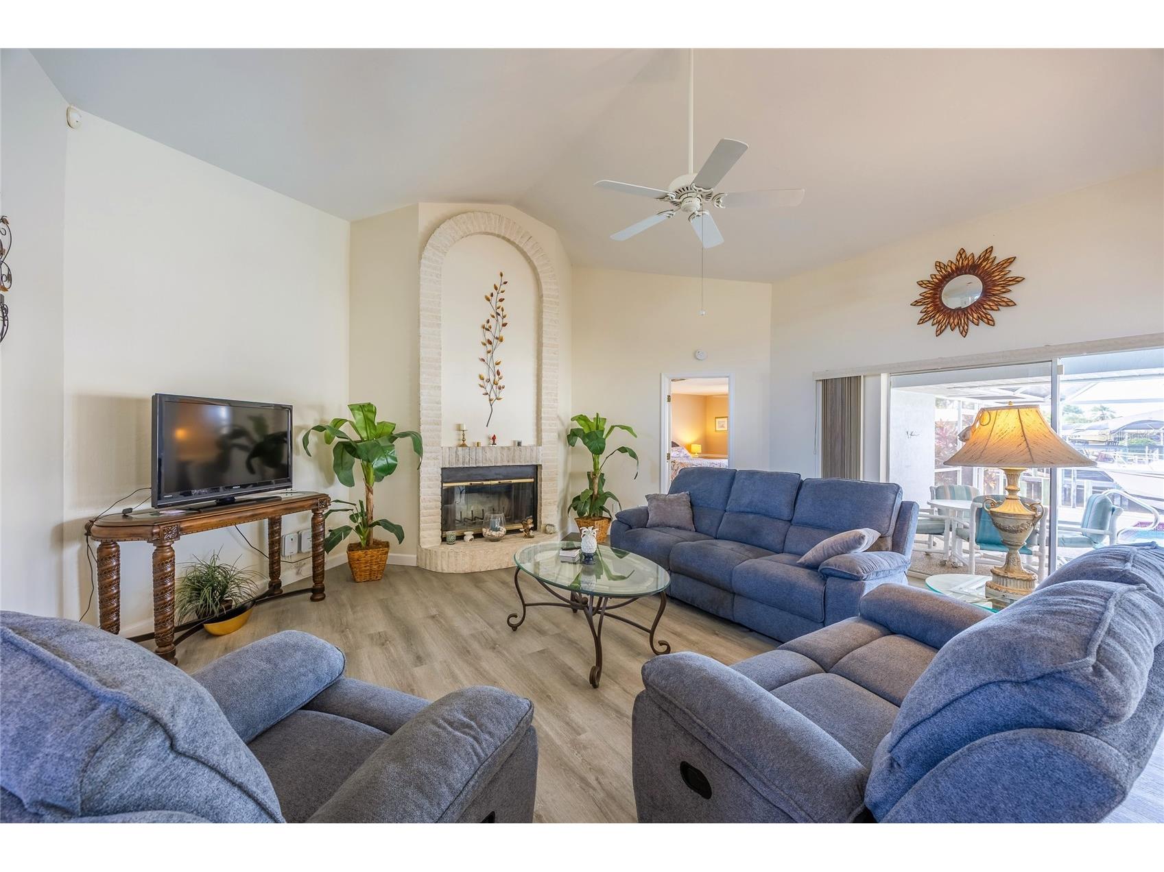 3316 SE 19th Place Cape Coral FL 33904 C7519397 image3