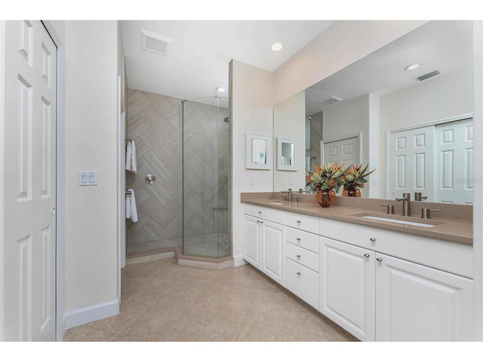 3316 Sunset Key Cir #D Punta Gorda FL 33955 C7525659 image35