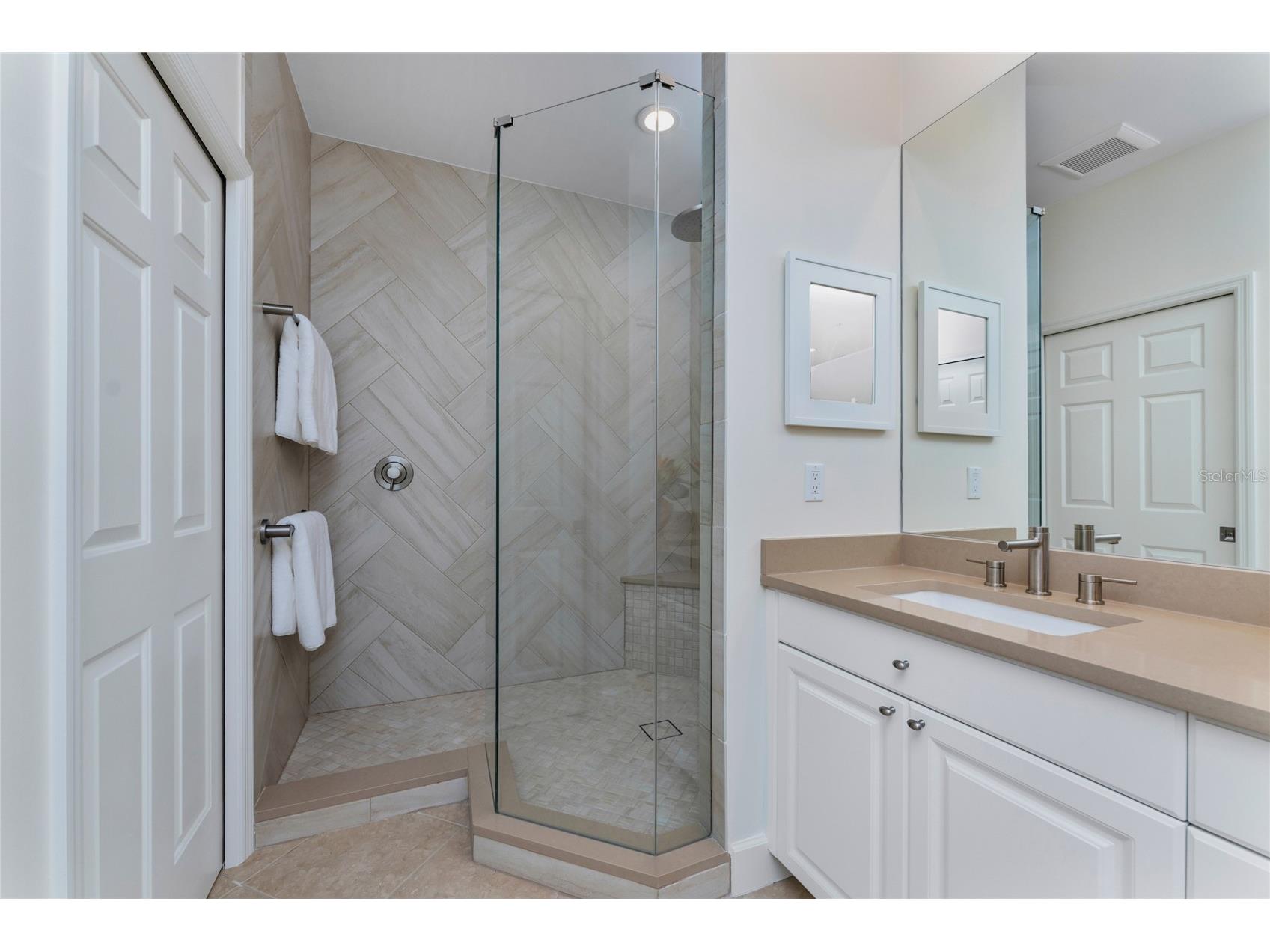 3316 Sunset Key Cir #D Punta Gorda FL 33955 C7525659 image36
