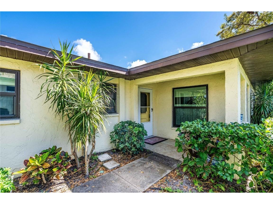 3316 Vivienda Boulevard Bradenton FL 34207 A4562288 image1