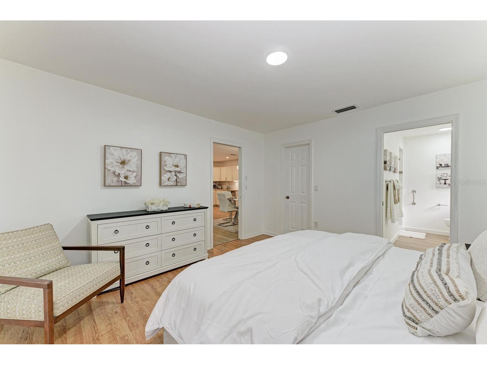 3316 Vivienda Boulevard Bradenton FL 34207 A4685946 image10