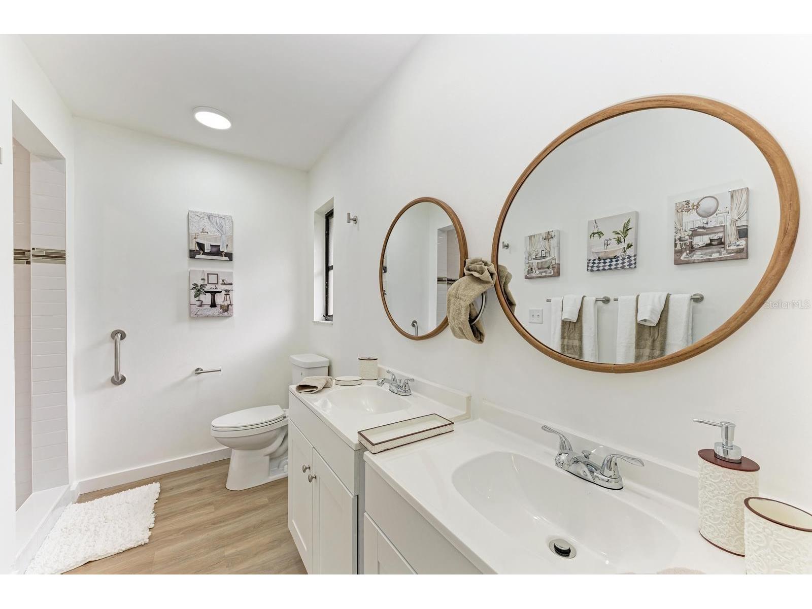 3316 Vivienda Boulevard Bradenton FL 34207 A4685946 image11