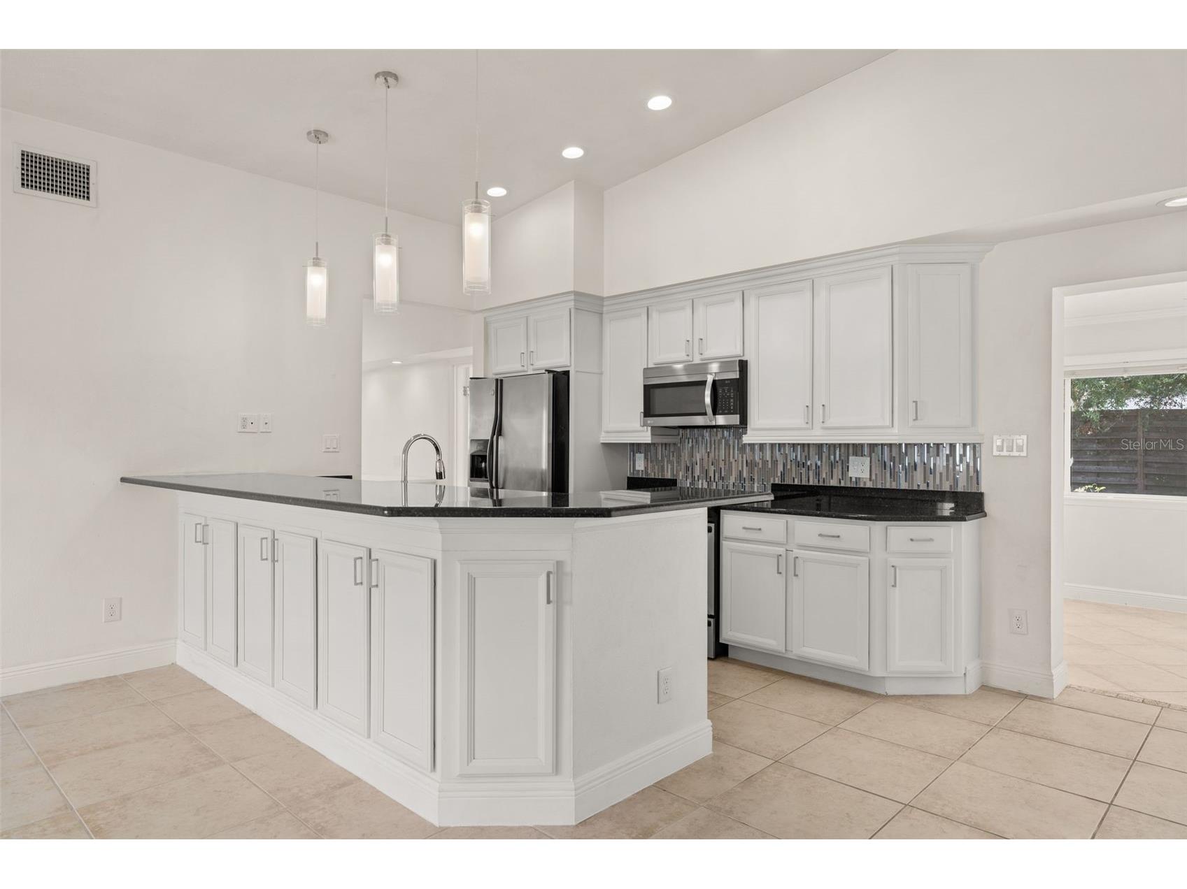 3317 Bougainvillea Street Sarasota FL 34239 A4694271 image18