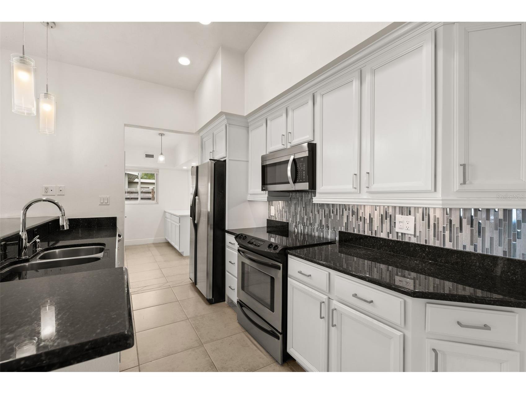 3317 Bougainvillea Street Sarasota FL 34239 A4694271 image20