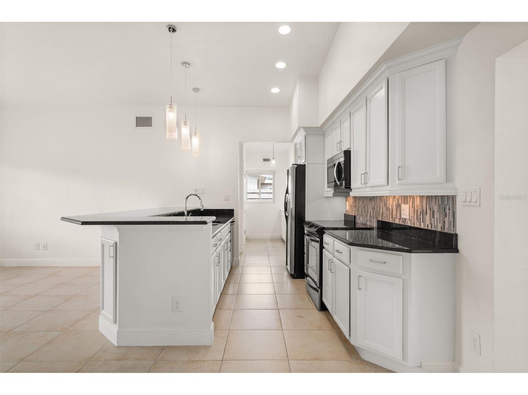 3317 Bougainvillea Street Sarasota FL 34239 A4694271 image23