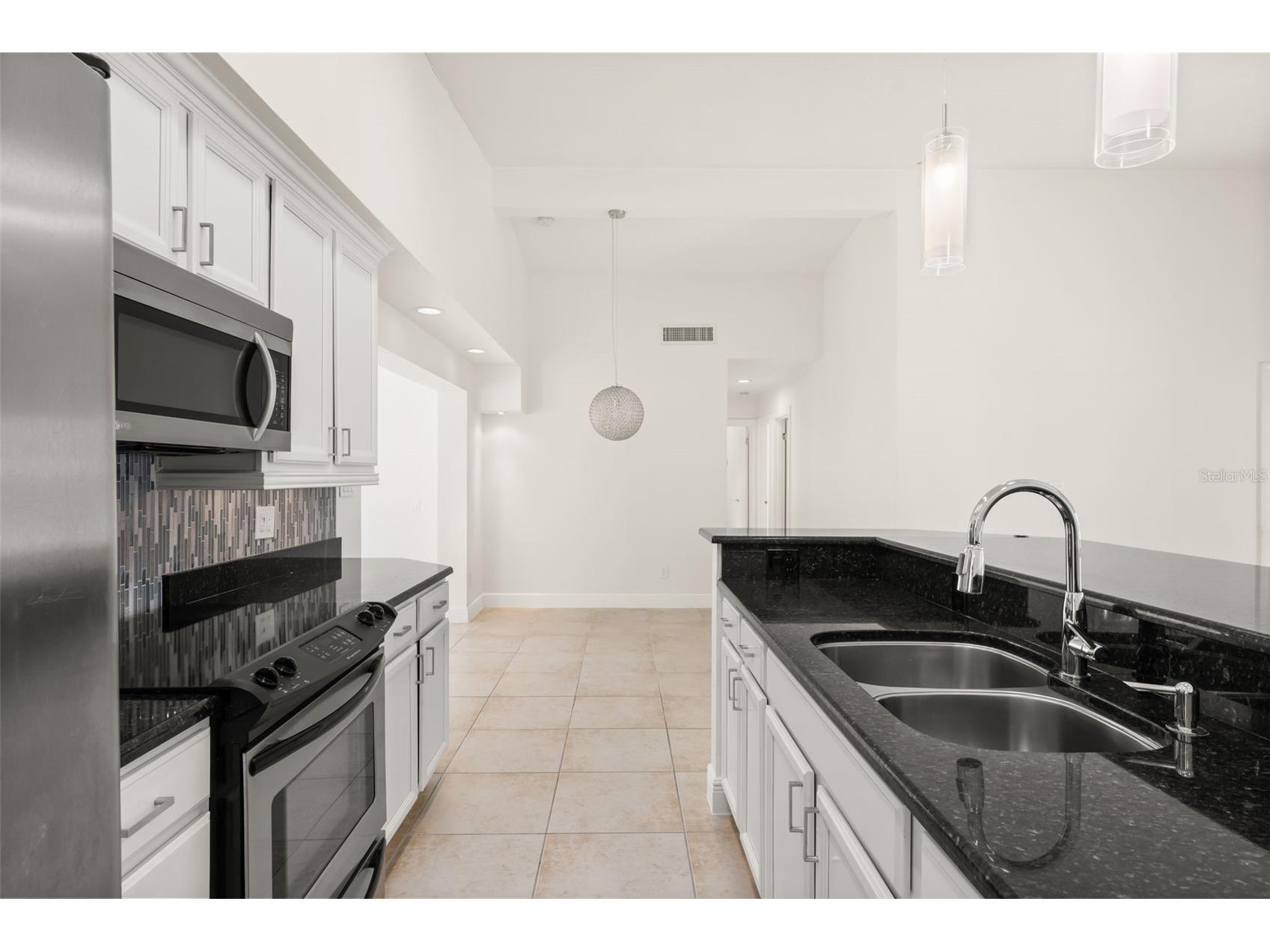 3317 Bougainvillea Street Sarasota FL 34239 A4694271 image32
