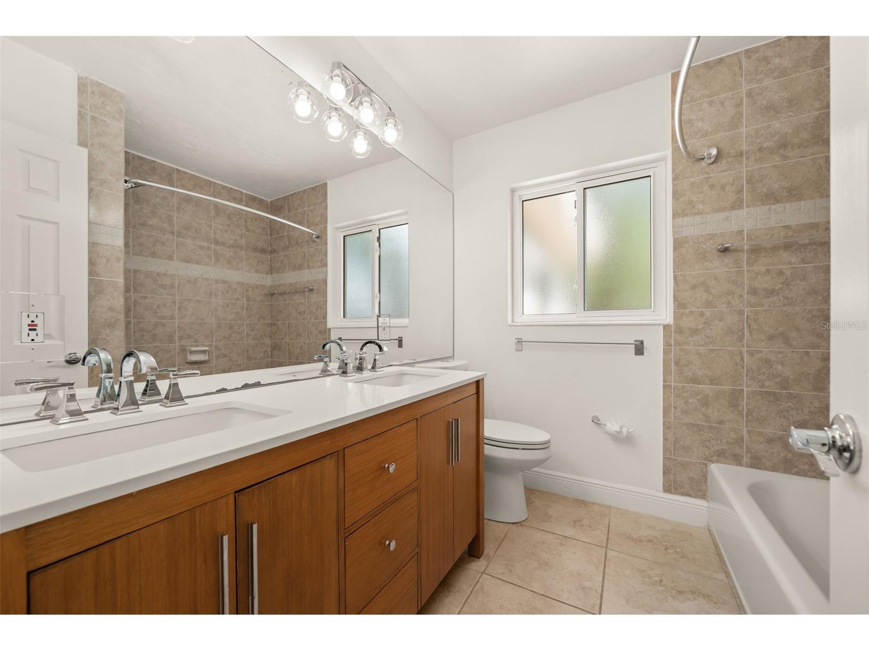 3317 Bougainvillea Street Sarasota FL 34239 A4694271 image36