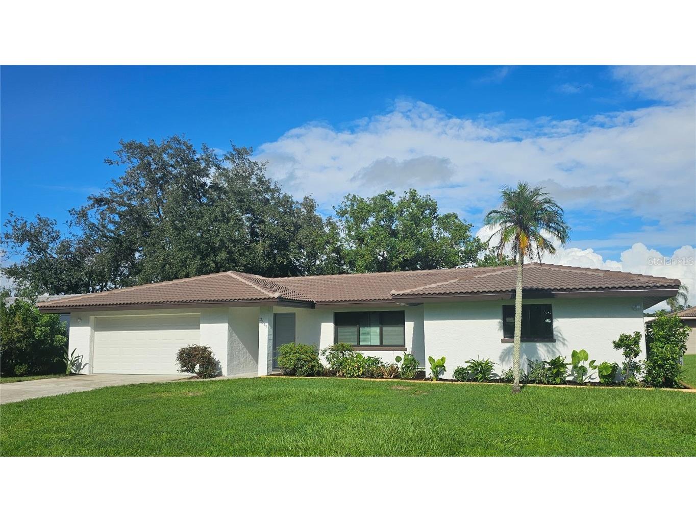 3317 Pine Valley Drive Sarasota FL 34239 A4663718 image1