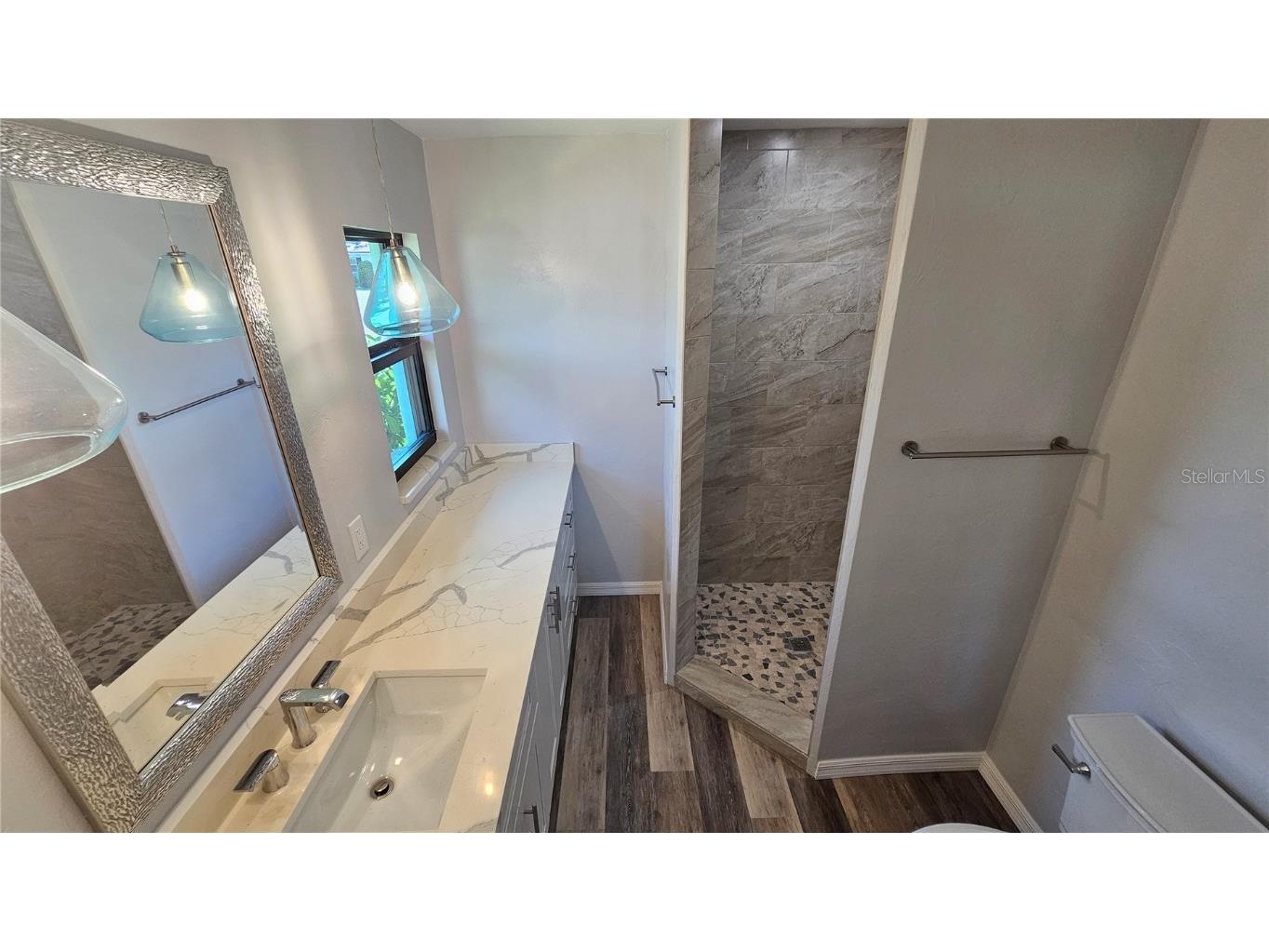 3317 Pine Valley Drive Sarasota FL 34239 A4663718 image11