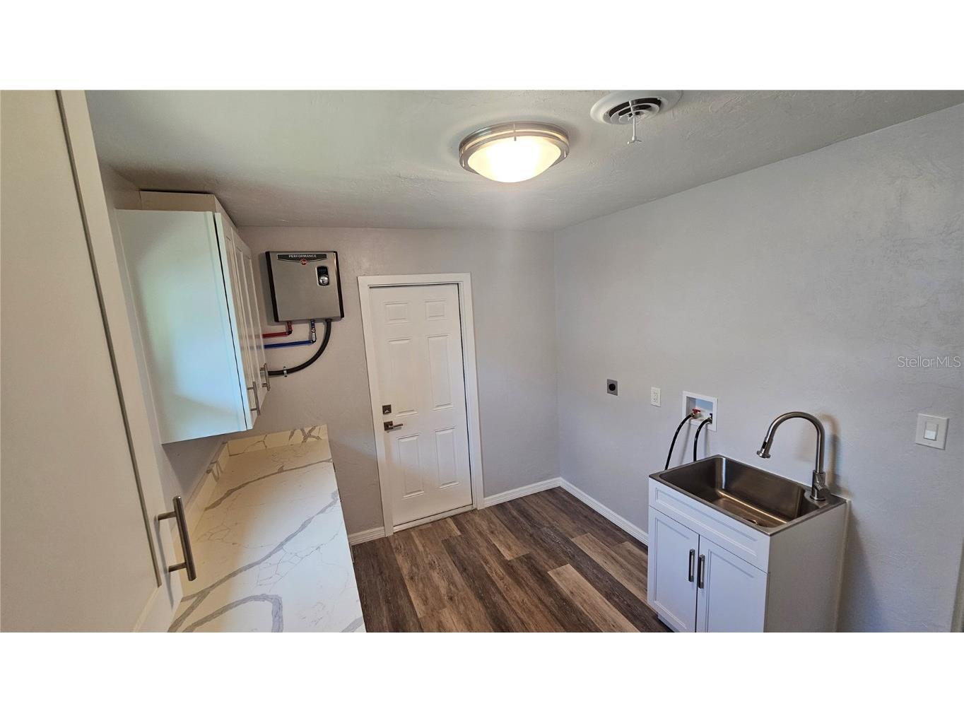 3317 Pine Valley Drive Sarasota FL 34239 A4663718 image27