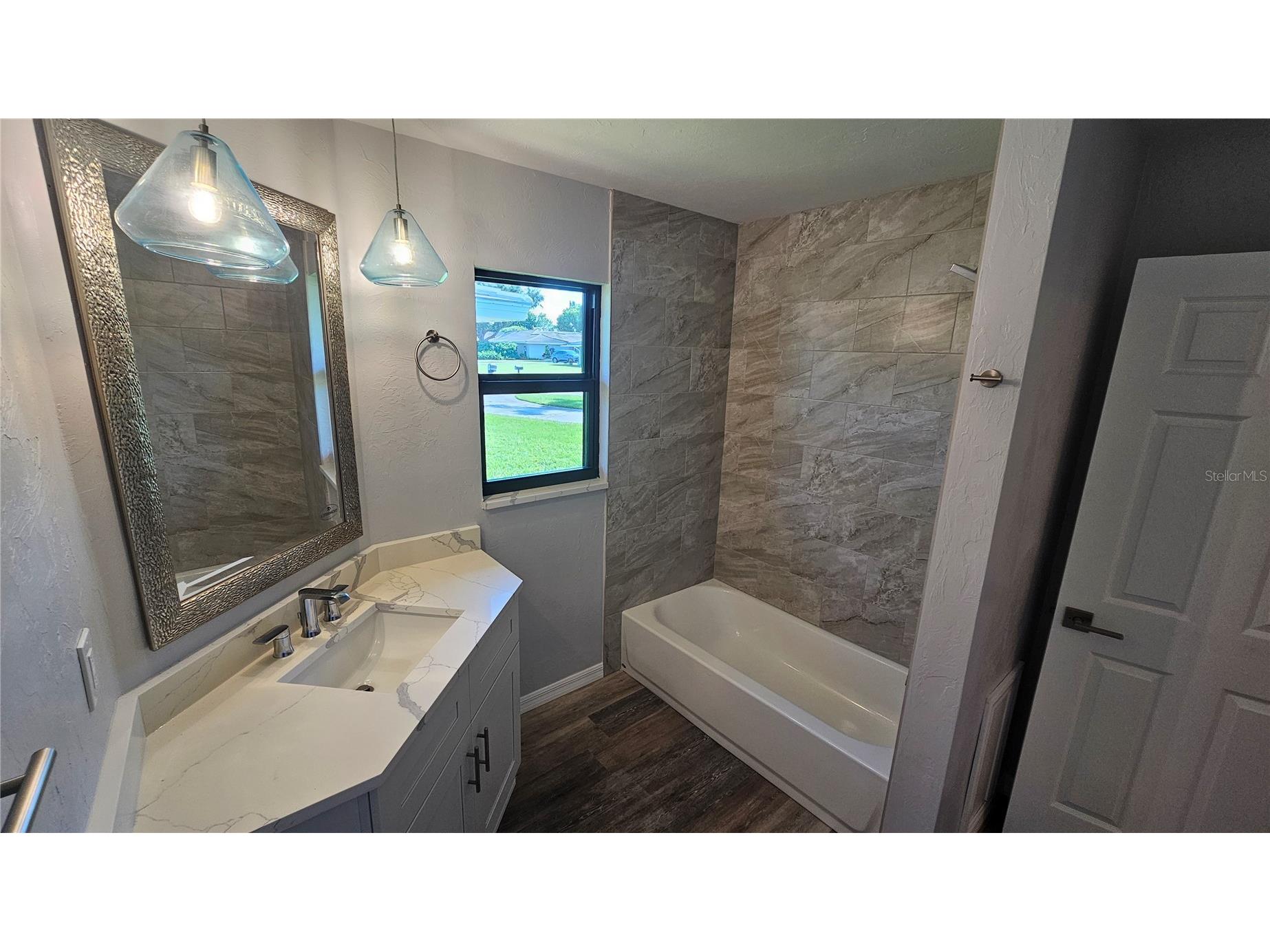 3317 Pine Valley Drive Sarasota FL 34239 A4684435 image16