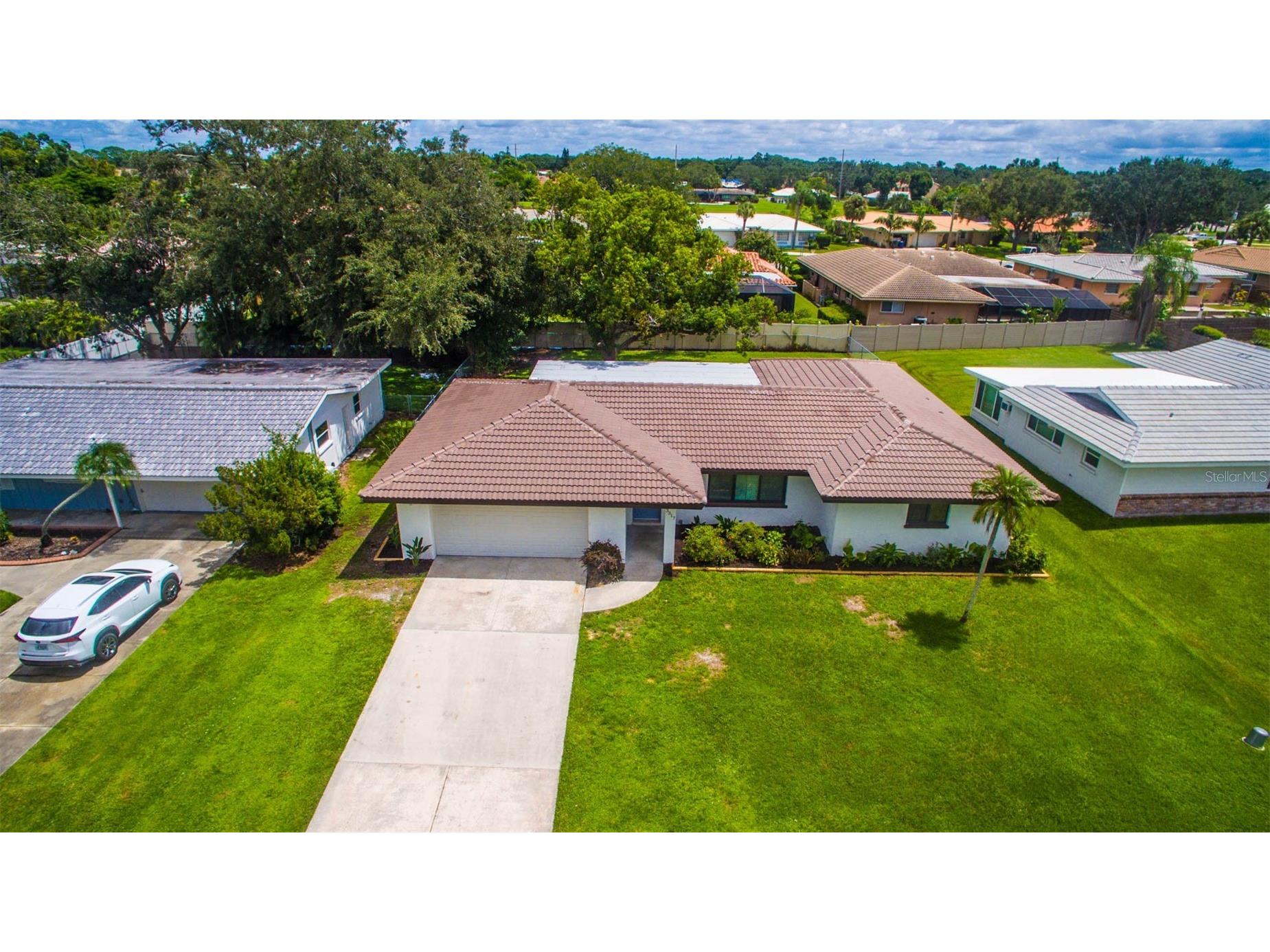 3317 Pine Valley Drive Sarasota FL 34239 A4687689 image2