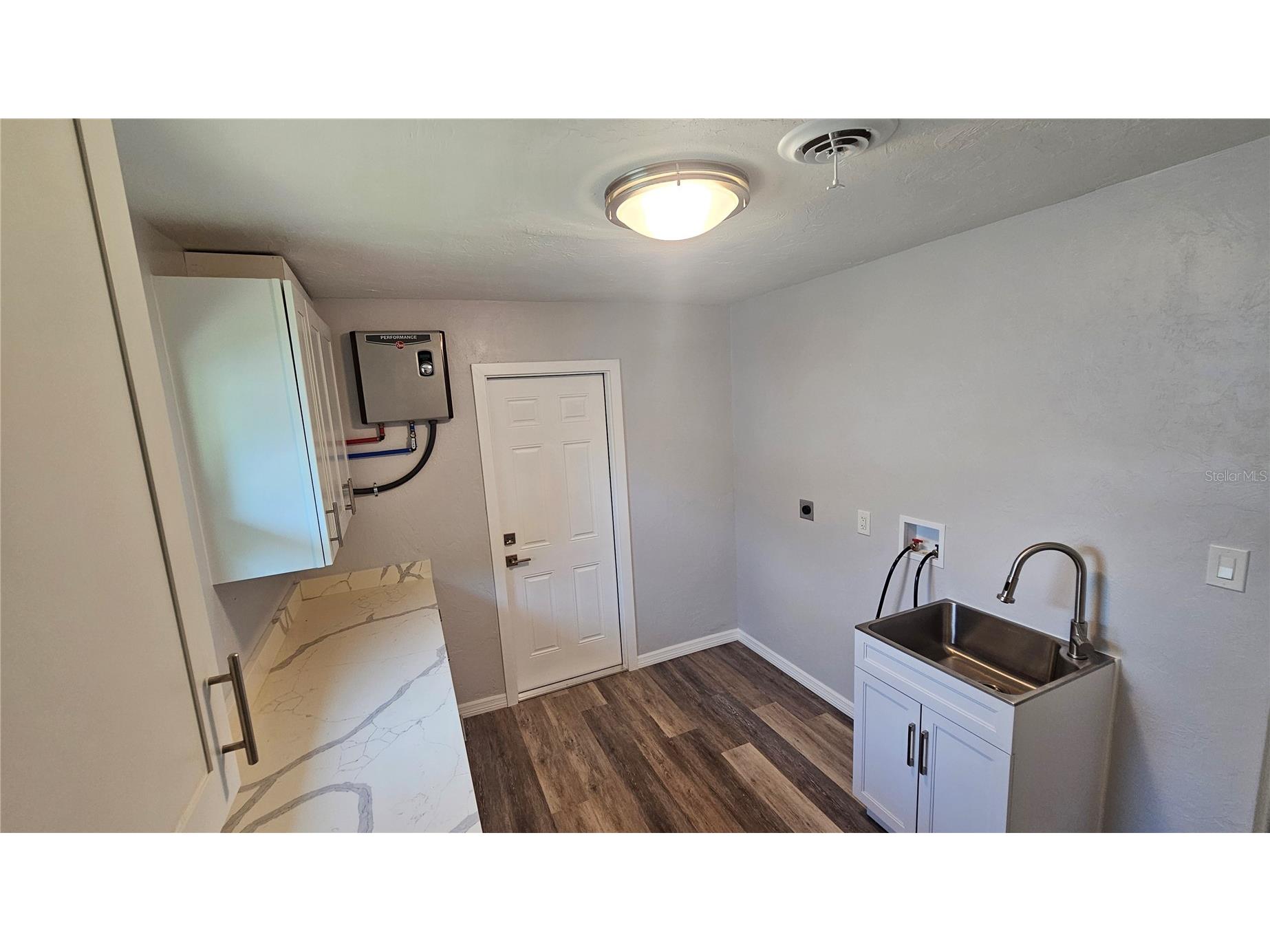 3317 Pine Valley Drive Sarasota FL 34239 A4687689 image27