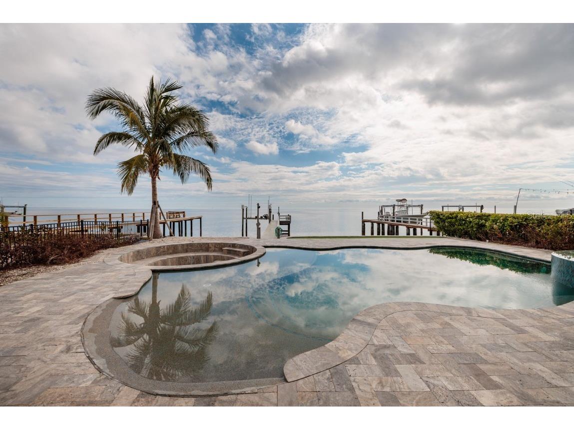 3319 Bayshore Boulevard NE Saint Petersburg FL 33703 - OPEN WATER TAMPA BAY TB8331337 image1
