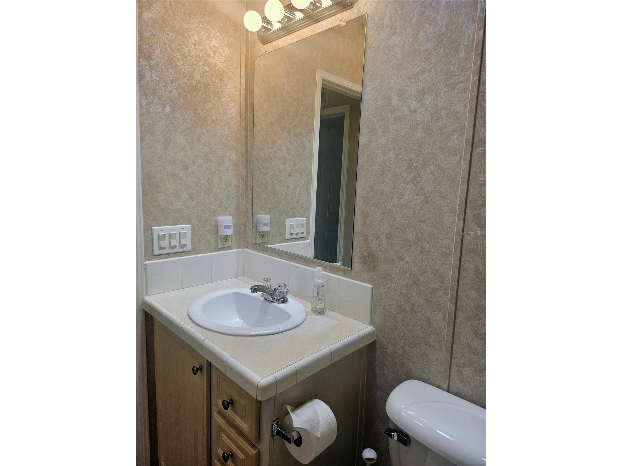 3319 Overcup Oak Terrace Sarasota FL 34237 A4687924 image45