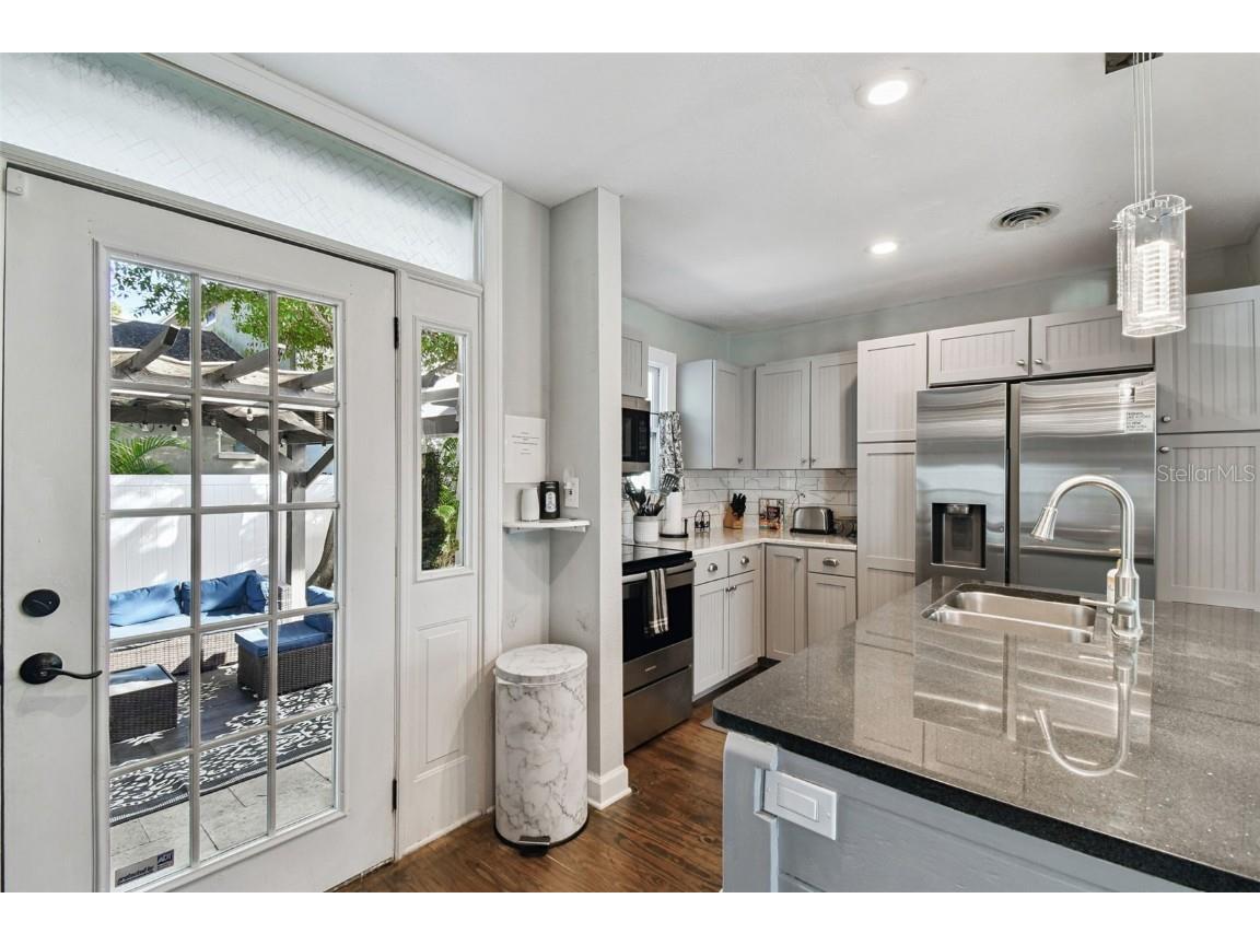 3319 W Paul Avenue Tampa FL 33611 TB8452194 image25