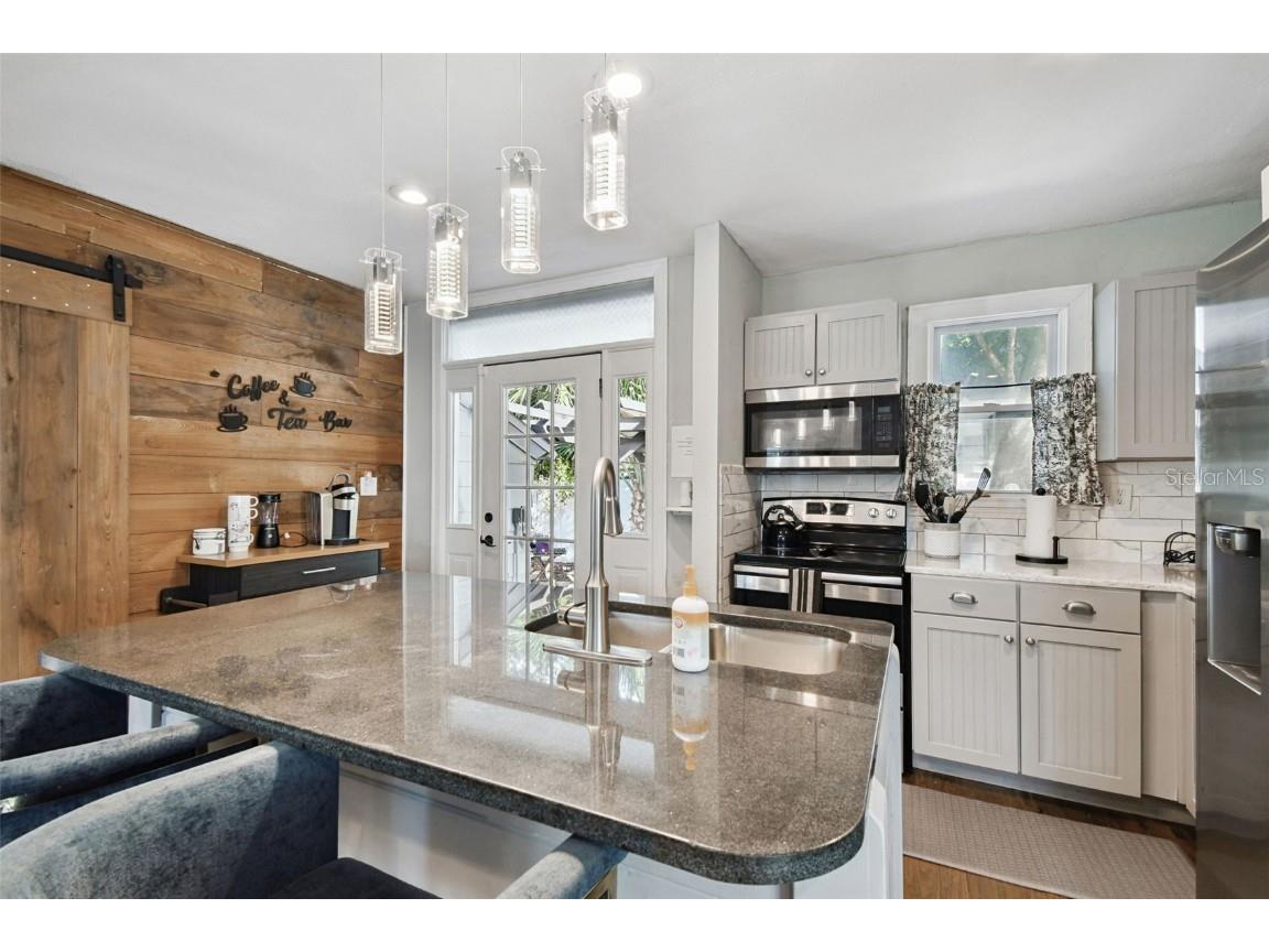 3319 W Paul Avenue Tampa FL 33611 TB8452194 image26