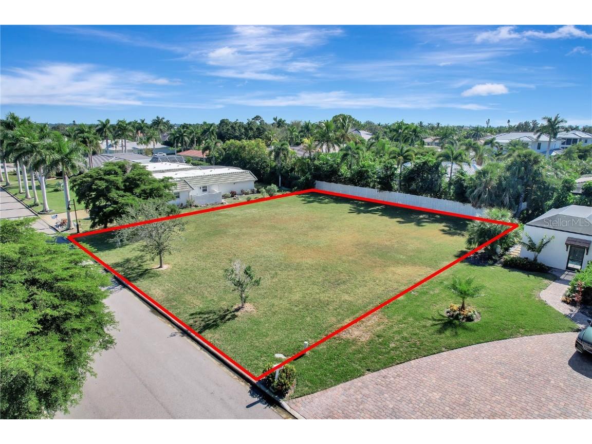 332 Bob White Way Sarasota FL 34236 A4672851 image2