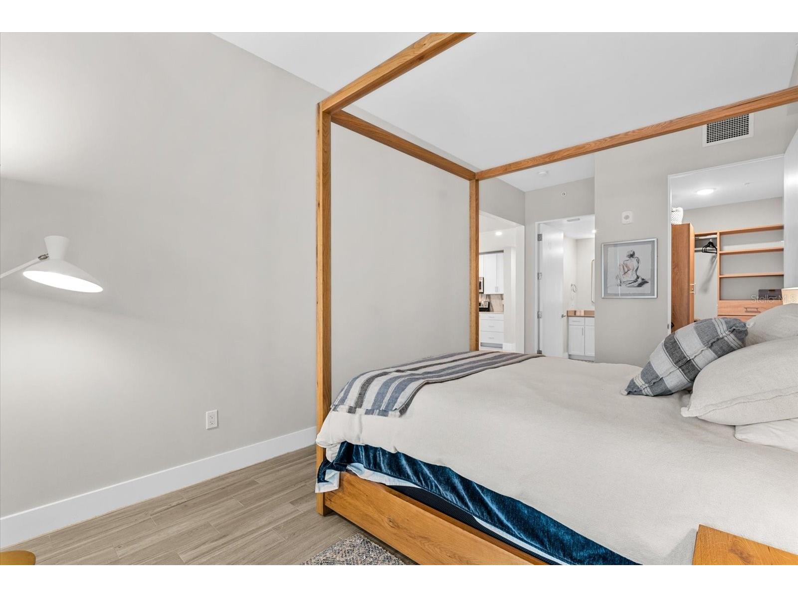 332 Cocoanut Avenue #302 Sarasota FL 34236 A4694715 image16