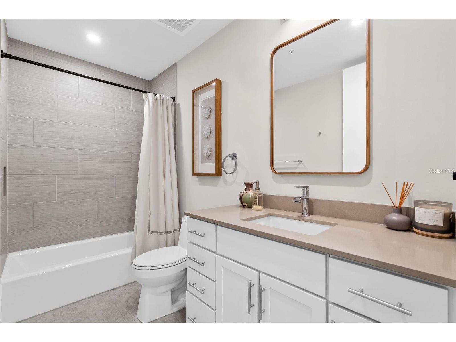 332 Cocoanut Avenue #302 Sarasota FL 34236 A4694715 image22