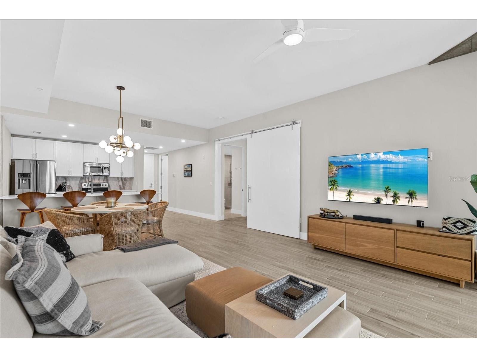 332 Cocoanut Avenue #302 Sarasota FL 34236 A4694715 image3