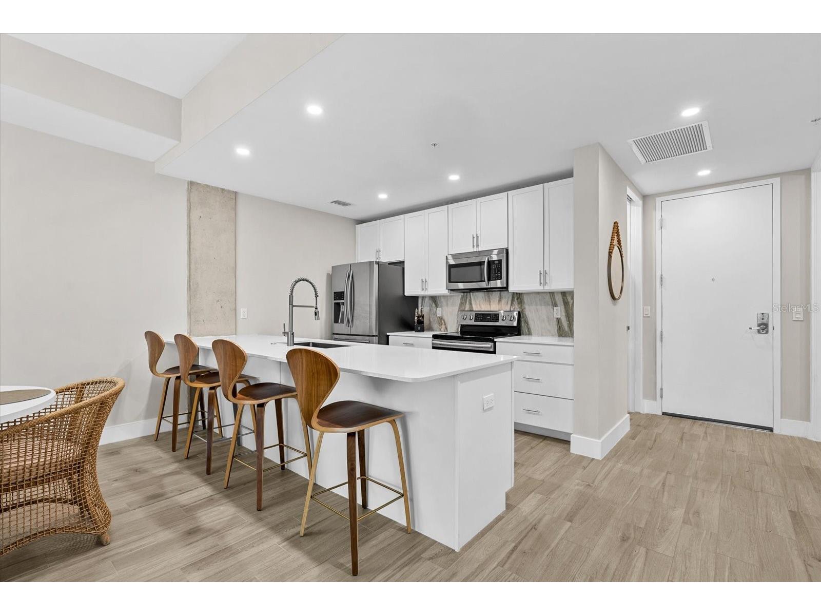 332 Cocoanut Avenue #302 Sarasota FL 34236 A4694715 image8